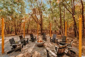 The Firefly: Lake Access, Hot Tub, 3 Living Rooms - Image 4