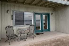 Lakefront Studio with views! - Image 3