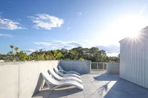 Oceanside Apartment with Bay Views - Image 5