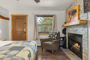 Cabin15 - King bed Hotel Style Unit - Image 4