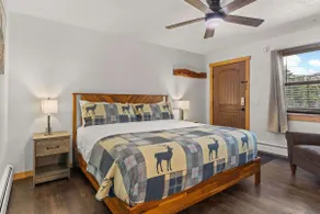 Cabin15 - King bed Hotel Style Unit - Image 2