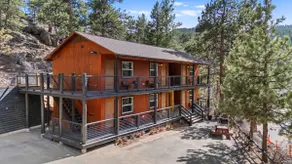 Cabin15 - King bed Hotel Style Unit - Image 3