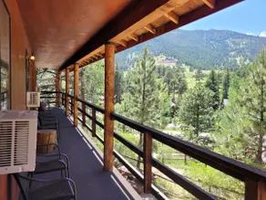 Cabin 18 - King Bed Mountain views Hotel Style - Image 2