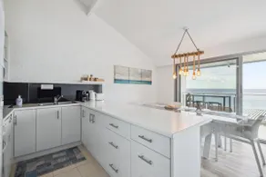 Absolute beachfront villa, Ledge Point - Image 2