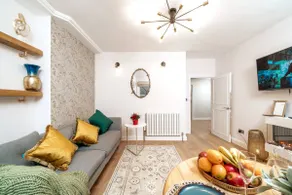 Kensington & Chelsea 1BR | Patio Apartment | Tube - Image 5