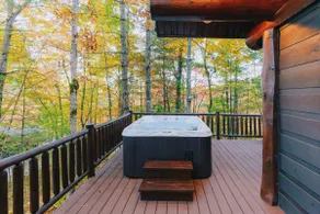 Moonstruck |Hot Tub|Luxurious King Bed & Tub - Image 3