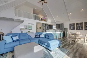 Spectacular & Spacious Lakehouse; Kid Approved! - Image 2