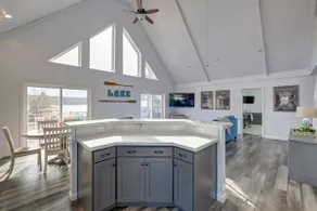 Spectacular & Spacious Lakehouse; Kid Approved! - Image 5