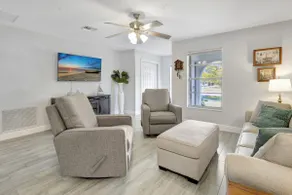 Bungalow Close to Naples Beaches - Image 3