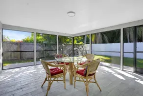 Bungalow Close to Naples Beaches - Image 4