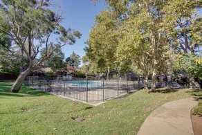 Lovely Concord Townhome Retreat w/ Community Pool! - Image 2