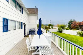 Spacious home with river views, hot tub, covered p - Image 3