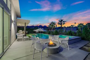 Huntley House Swanky Desert Modernism - Image 4