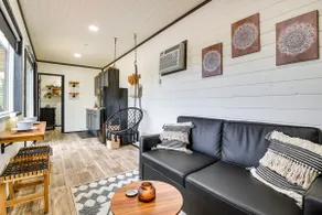 Remote Strawn Container Home w/ Hot Tub! - Image 4