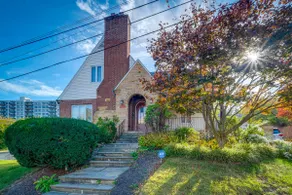 Silver Springs Home: Walk to Downtown! - Image 3