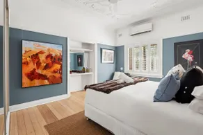 Superb 2-Bed Apartment Facing Rose Bay Marina - Image 5