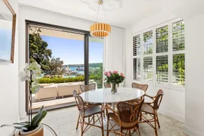 Superb 2-Bed Apartment Facing Rose Bay Marina - Image 4