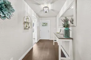 North End Gem w/ Hot Tub, Fast Wifi, GameRoom, Fir - Image 4