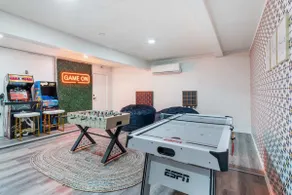 Peoria Paradise Sportscourt Heated Pool Gameroom - Image 5