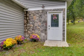 Walk to Lake: Honeoye Cottage Near Bristol Mtn! - Image 3