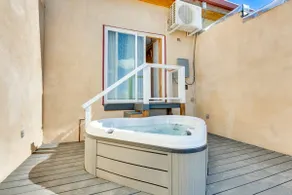 Hot Tub, Sunset Views! Couple’s Escape in El Prado - Image 3