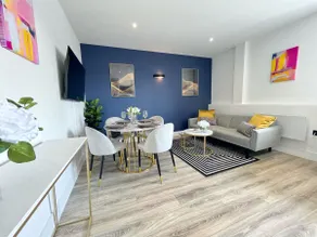 Luxury Norwich City Centre Flat - Free Parking - Image 5