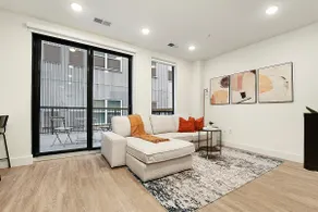 Gym+Hulu+Parking Near Universities |UPMC|Shopping - Image 4
