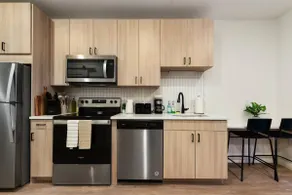 Gym+Hulu+Parking Near Universities |UPMC|Shopping - Image 2