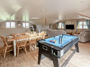 4 Bed in Newquay oc-56747 - Image 2