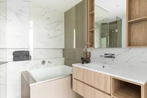 A Chic 2BR Apt with Panoramic Views FREE Parking - Image 5
