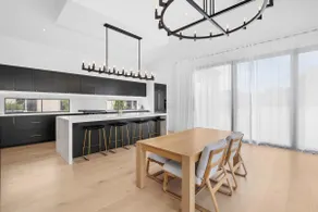 Casa del Candelabra - light filled luxury retreat - Image 3