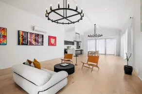 Casa del Candelabra - light filled luxury retreat - Image 2