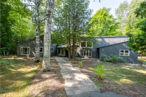 Wooded Retreat on the Outskirts of Fish Creek - Image 3