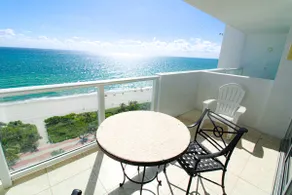 Castle 1029 Oceanview Balcony Studio, Free Parking - Image 2