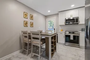 Modern 3BR Home Near LakePoint with Fenced Yard - Image 4