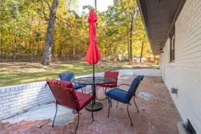 Modern 3BR Home Near LakePoint with Fenced Yard - Image 5