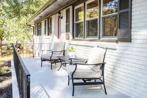Modern 3BR Home Near LakePoint with Fenced Yard - Image 3