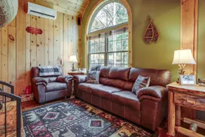 Rustic Retreat: Walk to Great Sacandaga Lake - Image 5