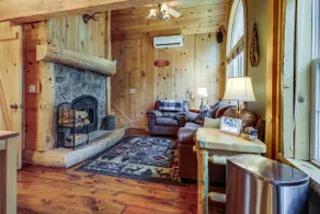 Rustic Retreat: Walk to Great Sacandaga Lake - Image 4