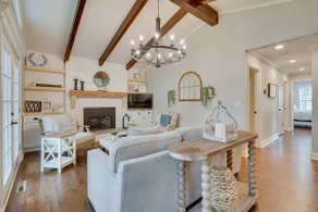 Powell Home w/ Fire Pit - 5 Mi to Columbus Zoo! - Image 4