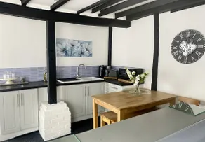 Beautiful, period, super king bed, wood burner - Image 3