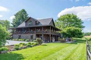 Spacious 6BR Retreat in Amish Country - Image 3