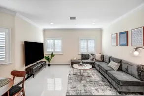 Elegant Getaway in Arcadia - Image 4