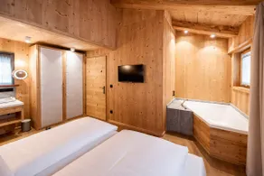 BIKE Suite - Balcony pool and sauna access - Image 4