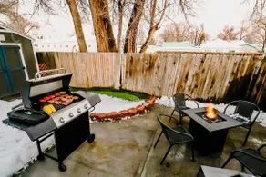 RedRocks Cozy Home HotTub PS5 PoolTable Arcade - Image 4
