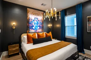 The Green Haus: Luxxe Cabana Rooftop Retreat - Image 3