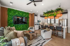The Green Haus: Luxxe Cabana Rooftop Retreat - Image 2