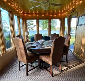 Lakefront retreat, river/wood fireplace/hot tub - Image 4