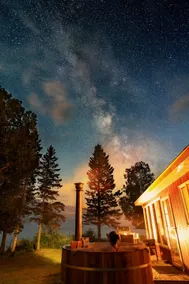 Lakefront retreat, river/wood fireplace/hot tub - Image 3