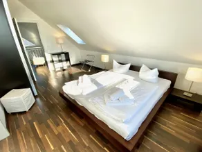 Deluxe vacation home with sauna & fireplace - Image 5